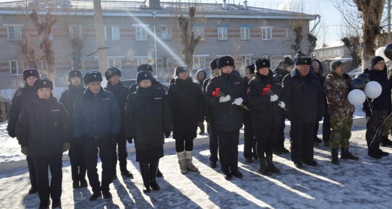 В Заиграевском районе открыли памятную доску в честь погибшего в ходе СВО старшины полиции в отставке Соднома Доржиева